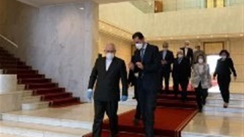 Assad Praises Iran’s Support for Syria in War on Terror