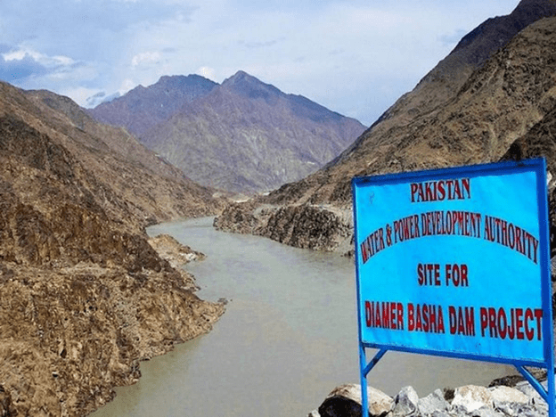 Pakistan: YAC holds protest against construction of dam on Indus