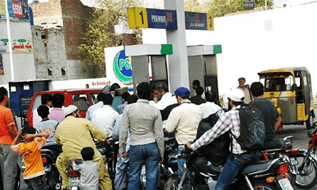 Government, oil companies shift blame amid Pakistan’s fuel shortage crisis
