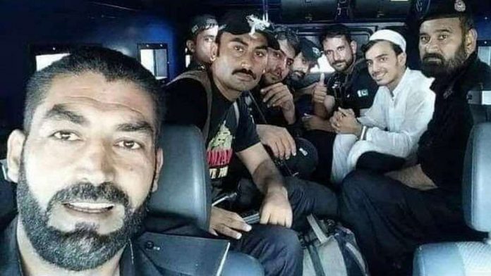 Pakistan elite police squad poses for selfie with killer of blasphemy accused