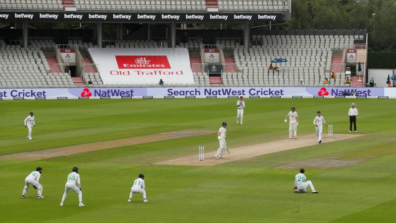 Stokes, Woakes keep England in the hunt in first test vs Pakistan