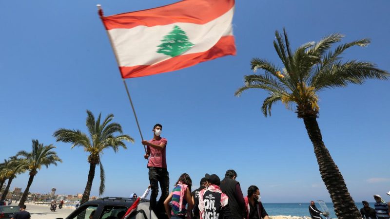 Rescue talks with the IMF ‘hit the rocks’ as Lebanese suffer