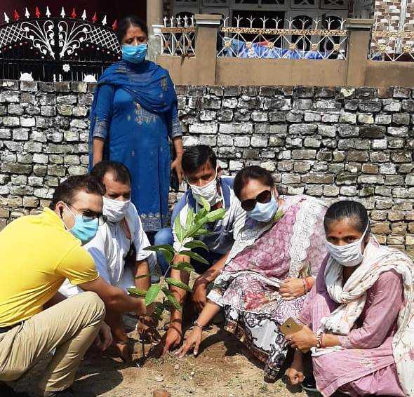 ##  J&K: Anganwari’s establish nutrition gardens in Ghagwal to mark National Nutrition Mission month ##