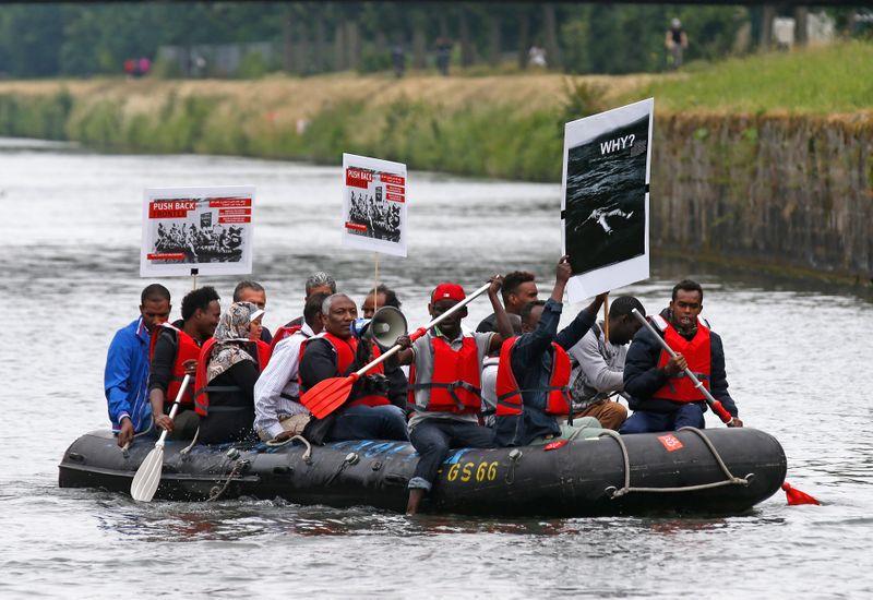 UK armed forces asked to help deal with migrant boats crossing Channel