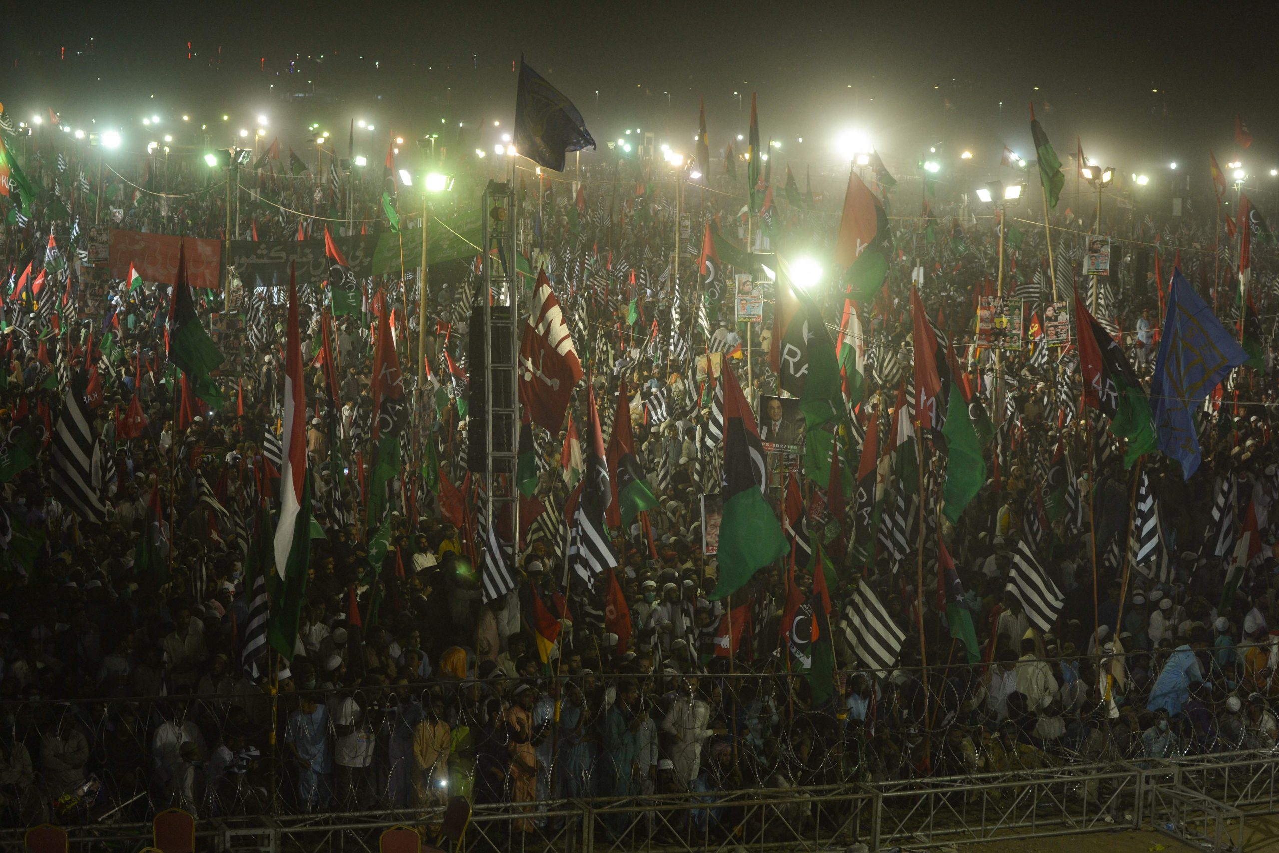 Pakistan protests: Huge rally against Imran Khan draws comparisons to Thailand