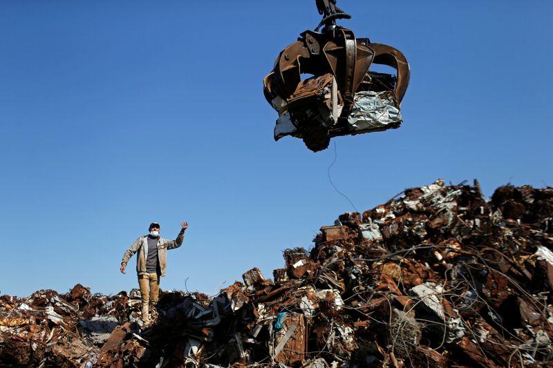 Rust Never Sleeps – Gaza’s car graveyards turn to profit