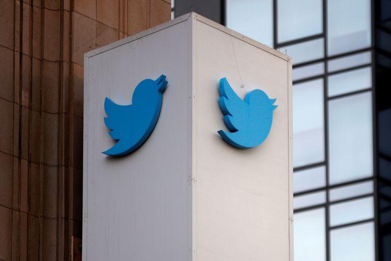 Turkey slaps ad ban on Twitter under new social media law