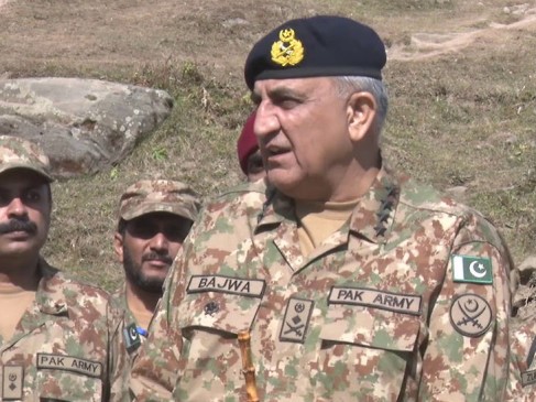 Pak General asks New Delhi, Islamabad to ‘bury the past and move forward’