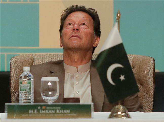 Pak’s election commission and Imran Khan govt argues over EVMs