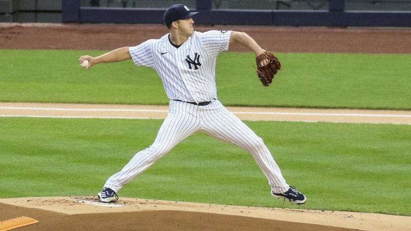 Yankees’ three-error inning sparks Nats’ winning rally