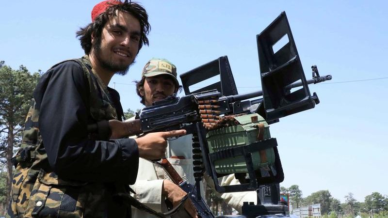 Kabul: panic situation outside ATMs