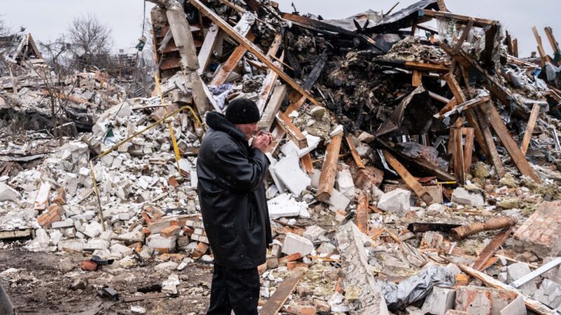 Latest Ukraine updates: Talks spur deal on humanitarian corridors