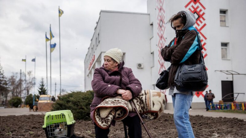 Eastern Ukraine town empties as residents fear new Russian assault