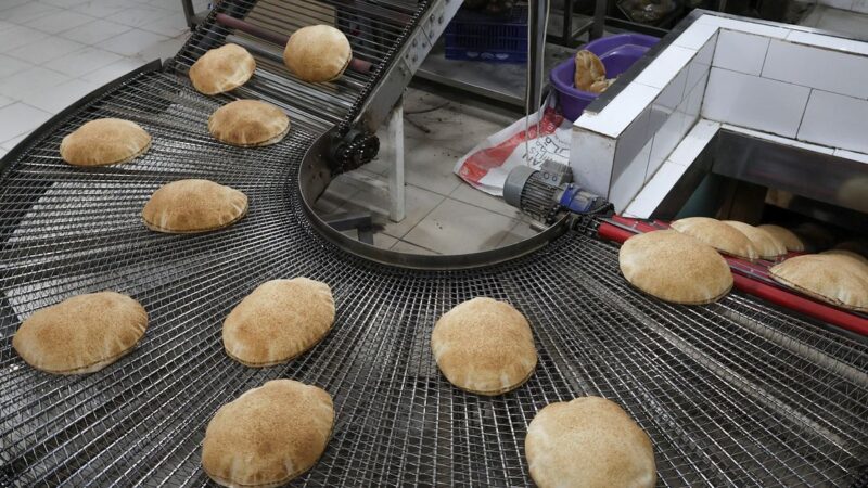 Lebanon disburses funds to temporarily avert bread crisis, minister says