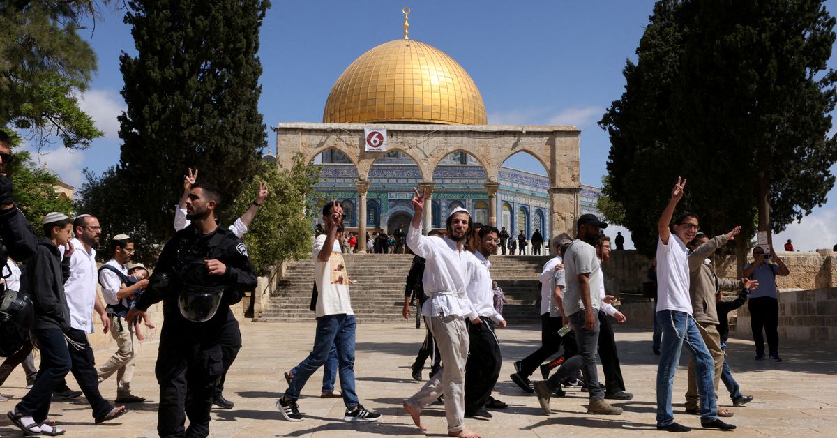 Senior Israeli lawmaker warns of “religious war” over Jerusalem moves