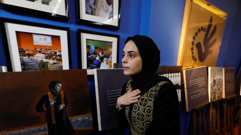 Gaza war survivor commemorates victims in paintings