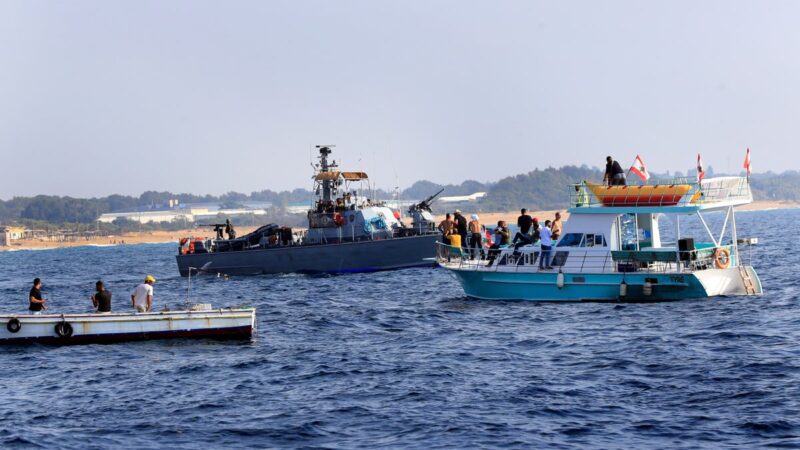 Lebanon flotilla rallies at Israel sea border ahead of talks