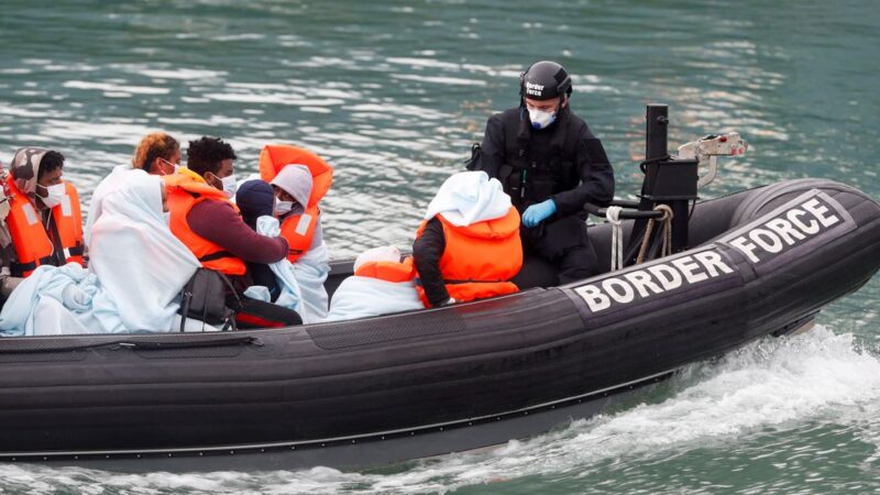 Record number of migrants arrive in Britain by boat on a single day