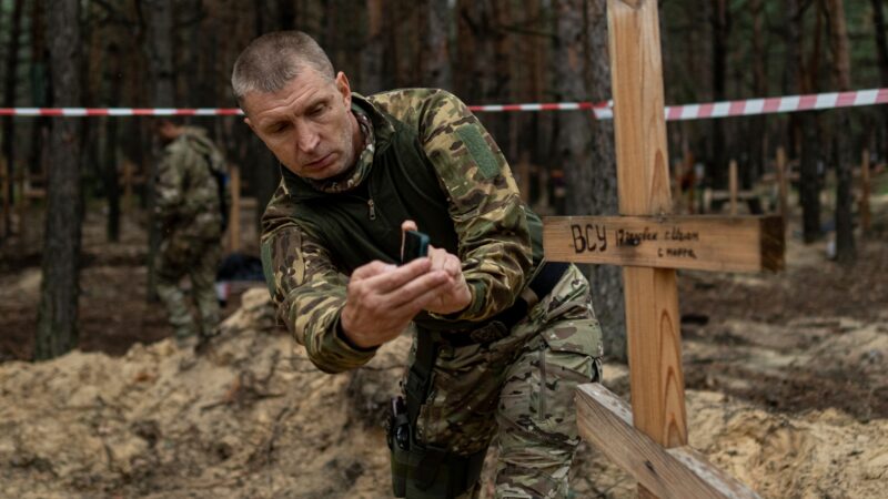 Ukraine finds mass burial site in Izyum after Russians driven out