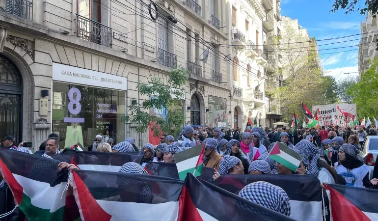 Argentina protestors want to kick out the Israeli water business during the Gaza conflict.