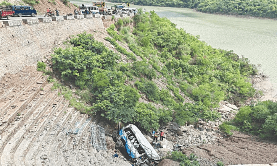 Twin collisions kill 36 people in Punjab and Balochistan.