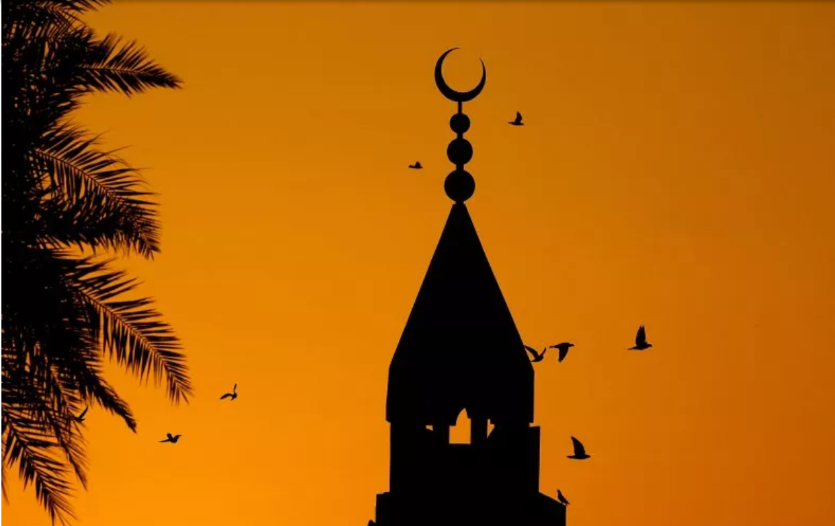 Fight Over Ending Ramadan Sparks Fury in Arab World