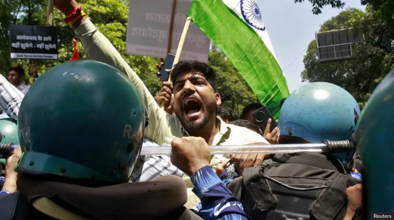 Following the tragic Kashmir attack, Pakistan suspends Indian visas.