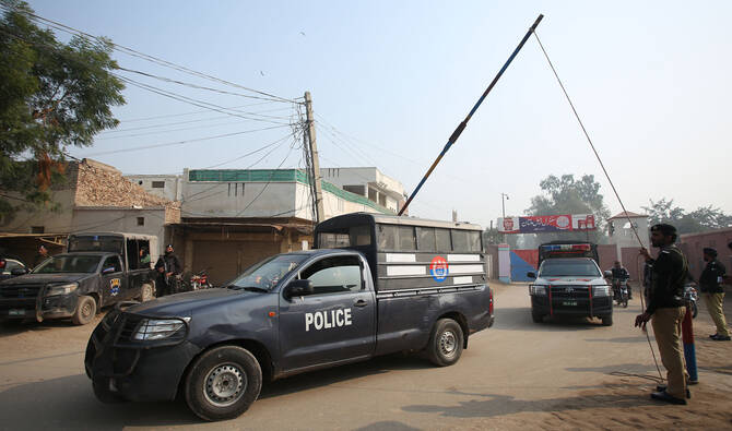 Pakistan arrests two for defrauding citizens with fake jobs in Saudi Arabia, United Kingdom