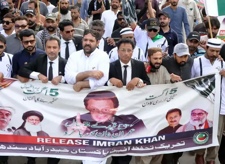 Hundreds of Imran Khan supporters arrested